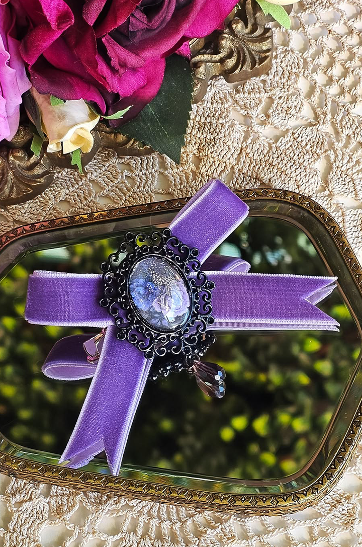 La Fleur Mystique Follies Bow Brooch Clip