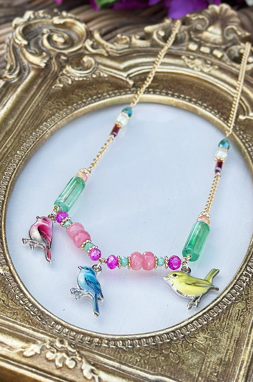 Brooches & Jewellery