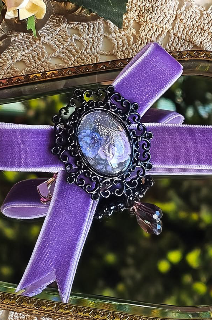 La Fleur Mystique Follies Bow Brooch Clip