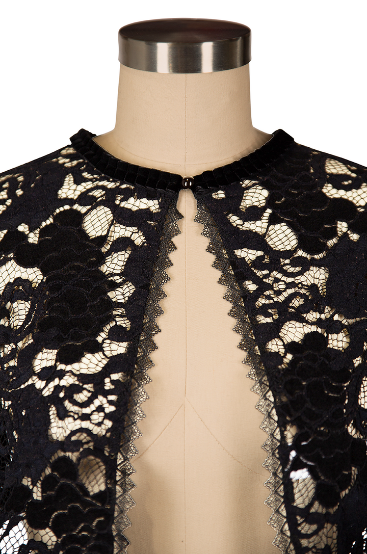La Traviata Lace Shawl