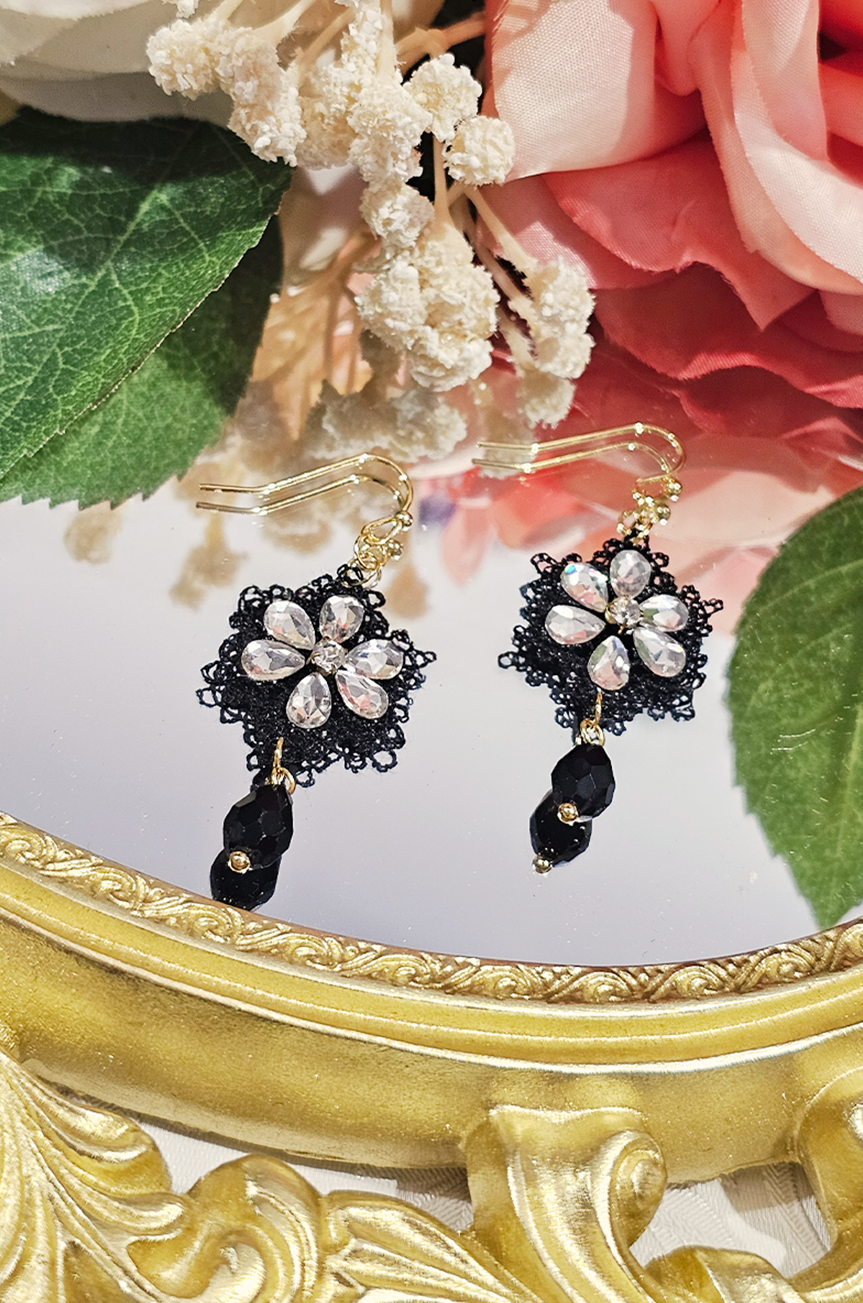 Venetian Follies Lace Choker And Earring Set