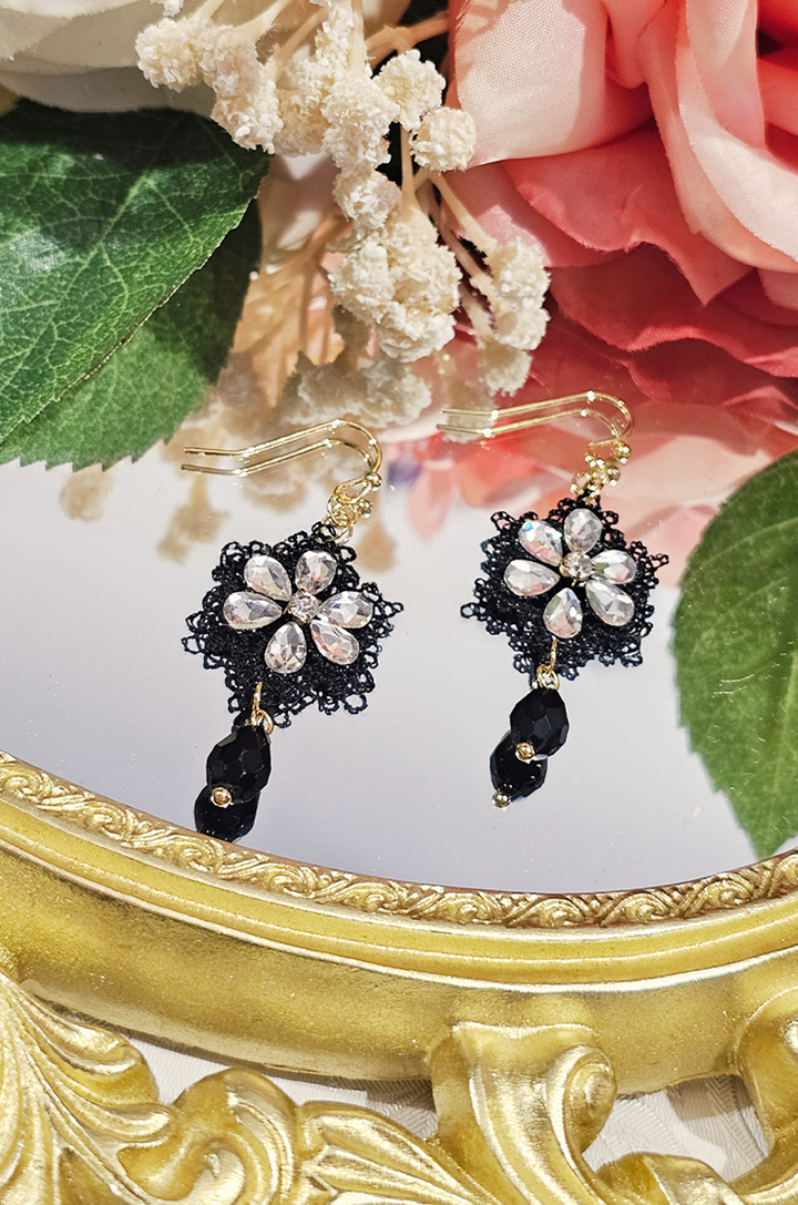 Venetian Follies Lace Choker And Earring Set