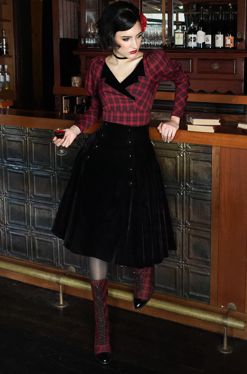 Rouge Noir Lapel Top