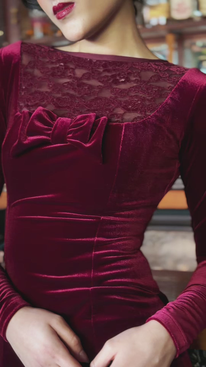 Palais Velvet Wiggle Dress (Burgundy)