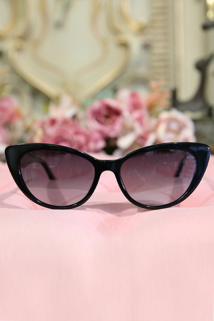 D'Amour Cat Eye Sunglasses (Classic Black)