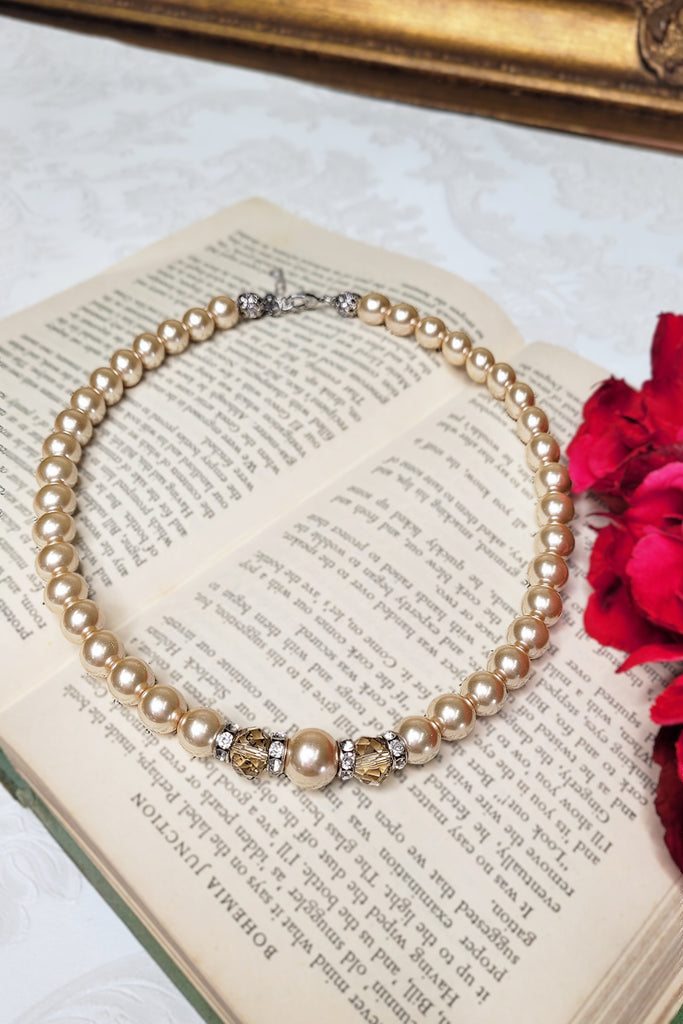 Matinee Pearl Necklace (Latte)
