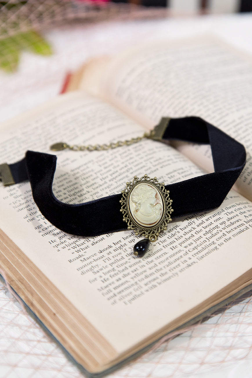 Regency Cameo Choker - Kitten D'Amour