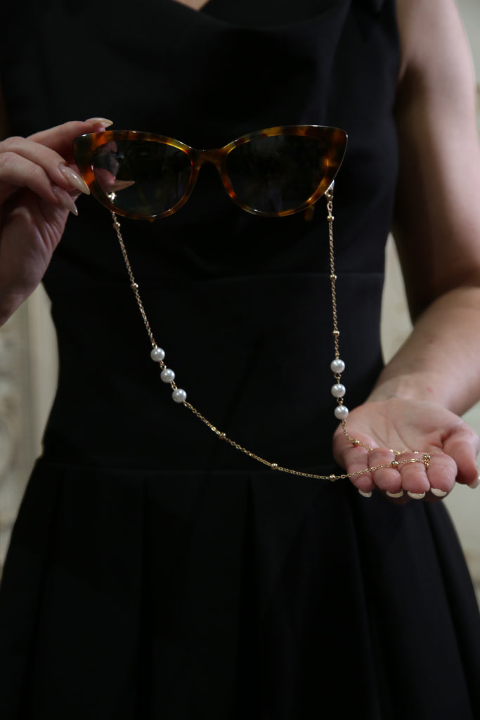 Classic Pearl Glasses Chain (Gold)
